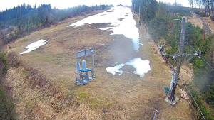 Skiareál Troják - Kamera u nástupu na vlek svah A - 5.4.2026 v 09:10