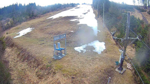 Skiareál Troják - Kamera u nástupu na vlek svah A - 5.4.2026 v 09:20