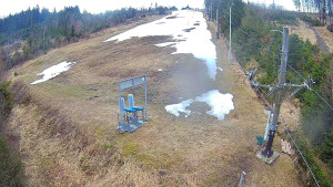 Skiareál Troják - Kamera u nástupu na vlek svah A - 5.4.2026 v 09:40