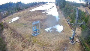Skiareál Troják - Kamera u nástupu na vlek svah A - 5.4.2026 v 09:45