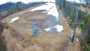 Skiareál Troják - Kamera u nástupu na vlek svah A - 5.4.2026 v 10:00