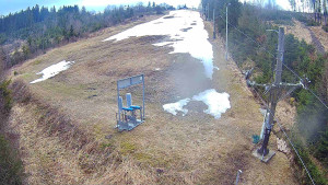 Skiareál Troják - Kamera u nástupu na vlek svah A - 5.4.2026 v 10:15