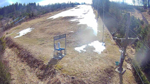 Skiareál Troják - Kamera u nástupu na vlek svah A - 5.4.2026 v 10:45