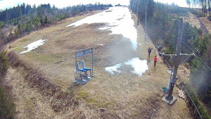 Skiareál Troják - Kamera u nástupu na vlek svah A - 5.4.2026 v 10:55