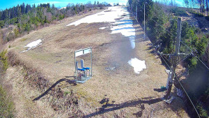 Skiareál Troják - Kamera u nástupu na vlek svah A - 5.4.2026 v 13:55 Skiareál Troják - Kamera u nástupu na vlek svah A - 5.4.2026 v 13:55