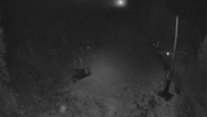 Skiareál Troják - Kamera u nástupu na vlek svah A - 12.5.2026 v 00:05 Skiareál Troják - Kamera u nástupu na vlek svah A - 12.5.2026 v 00:05