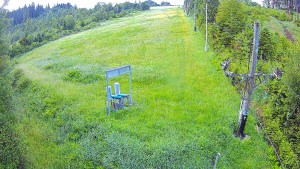 Skiareál Troják - Kamera u nástupu na vlek svah A - 12.6.2026 v 04:55