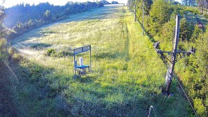 Skiareál Troják - Kamera u nástupu na vlek svah A - 12.6.2026 v 05:55