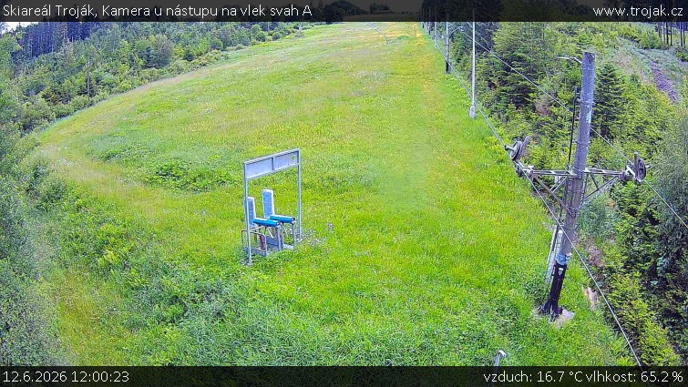 Skiareál Troják - Kamera u nástupu na vlek svah A - 12.6.2026 v 12:00