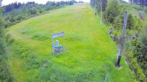 Skiareál Troják - Kamera u nástupu na vlek svah A - 13.6.2026 v 08:55