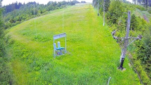 Skiareál Troják - Kamera u nástupu na vlek svah A - 13.6.2026 v 15:55