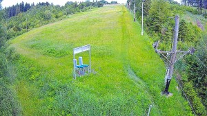 Skigebiet Troják - Kamera am Lift-Einstiegsbereich, Piste A - 16.6.2026 v 19:55 Skigebiet Troják - Kamera am Lift-Einstiegsbereich, Piste A - 16.6.2026 v 19:55