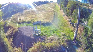 Skiareál Troják - Kamera u nástupu na vlek svah A - 8.9.2026 v 07:55
