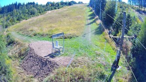 Skiareál Troják - Kamera u nástupu na vlek svah A - 8.9.2026 v 11:55