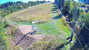Skiareál Troják - Kamera u nástupu na vlek svah A - 8.9.2026 v 12:55