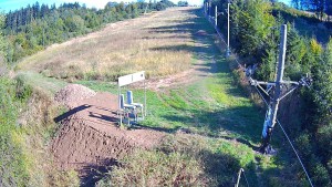 Skiareál Troják - Kamera u nástupu na vlek svah A - 15.9.2026 v 15:55 Skiareál Troják - Kamera u nástupu na vlek svah A - 15.9.2026 v 15:55