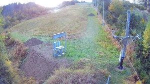 Skiareál Troják - Kamera u nástupu na vlek svah A - 9.10.2026 v 07:55 Skiareál Troják - Kamera u nástupu na vlek svah A - 9.10.2026 v 07:55