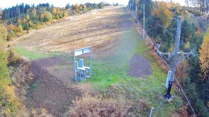 Skiareál Troják - Kamera u nástupu na vlek svah A - 23.10.2026 v 12:55 Skiareál Troják - Kamera u nástupu na vlek svah A - 23.10.2026 v 12:55