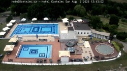Schwimmbadgelände