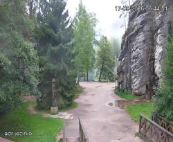 Entrance to the rocks, Sandpit