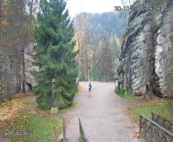 Entrance to the rocks, Sandpit