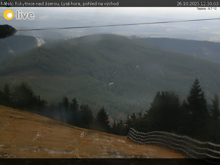 Město Rokytnice nad Jizerou - Lysá hora, pohled na východ - 26.10.2025 v 12:30 Město Rokytnice nad Jizerou - Lysá hora, pohled na východ - 26.10.2025 v 12:30