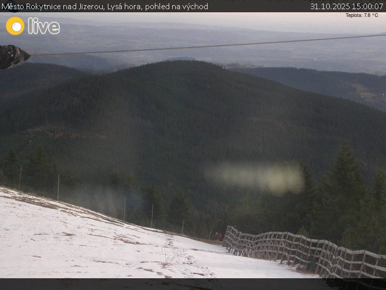 Město Rokytnice nad Jizerou - Lysá hora, pohled na východ - 31.10.2025 v 15:00 Město Rokytnice nad Jizerou - Lysá hora, pohled na východ - 31.10.2025 v 15:00