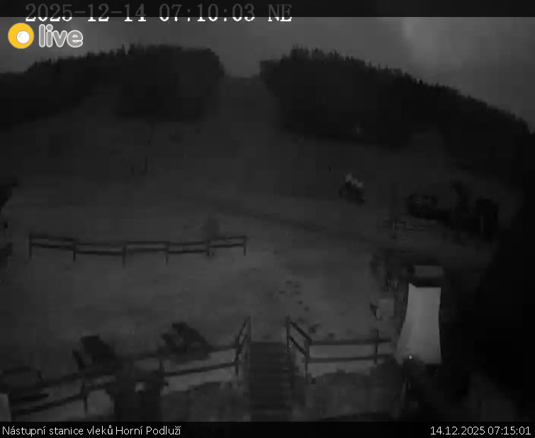 Skiareál Horní Podluží - Nástupní stanice vleků Horní Podluží - 14.12.2025 v 07:15