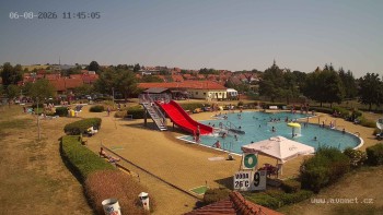 Hluk Swimming Pool