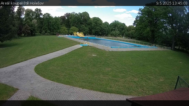 Zámecké koupaliště Holešov - Areál koupaliště Holešov - 9.5.2025 v 13:45 Zámecké koupaliště Holešov - Areál koupaliště Holešov - 9.5.2025 v 13:45
