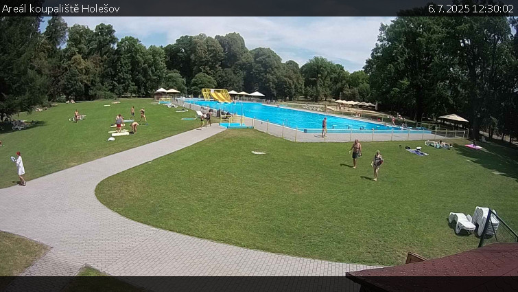 Zámecké koupaliště Holešov - Areál koupaliště Holešov - 6.7.2025 v 12:30 Zámecké koupaliště Holešov - Areál koupaliště Holešov - 6.7.2025 v 12:30