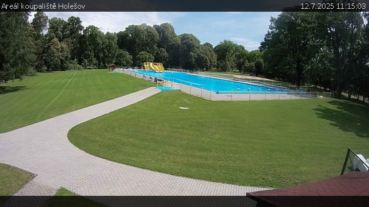 Zámecké koupaliště Holešov - Areál koupaliště Holešov - 12.7.2025 v 11:15 Zámecké koupaliště Holešov - Areál koupaliště Holešov - 12.7.2025 v 11:15
