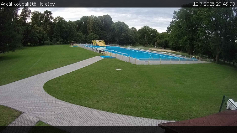 Zámecké koupaliště Holešov - Areál koupaliště Holešov - 12.7.2025 v 20:45 Zámecké koupaliště Holešov - Areál koupaliště Holešov - 12.7.2025 v 20:45