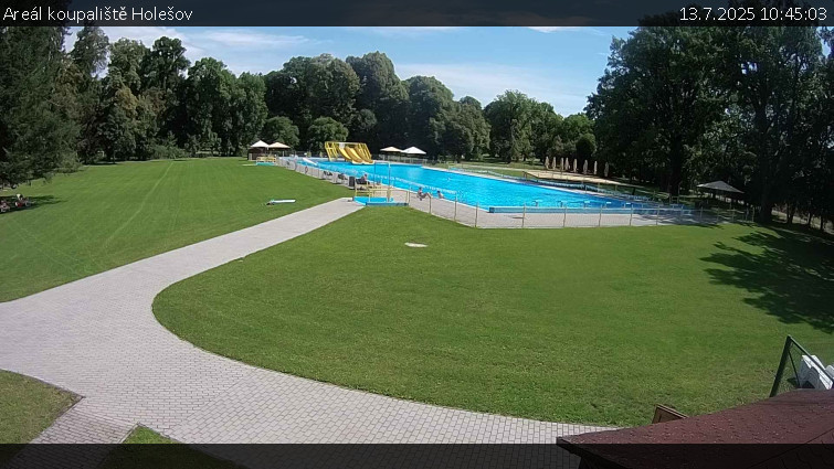 Zámecké koupaliště Holešov - Areál koupaliště Holešov - 13.7.2025 v 10:45 Zámecké koupaliště Holešov - Areál koupaliště Holešov - 13.7.2025 v 10:45