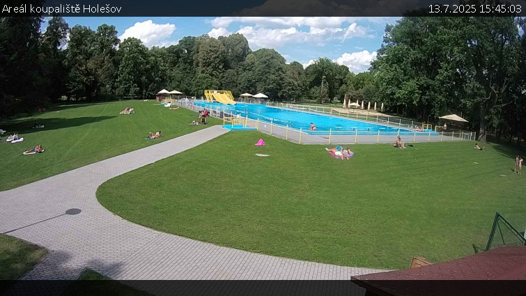 Zámecké koupaliště Holešov - Areál koupaliště Holešov - 13.7.2025 v 15:45 Zámecké koupaliště Holešov - Areál koupaliště Holešov - 13.7.2025 v 15:45