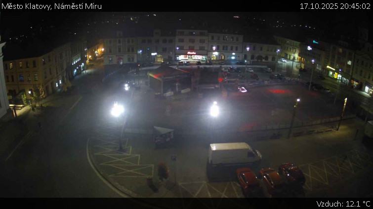 Město Klatovy - Náměstí Míru - 17.10.2025 v 20:45 Město Klatovy - Náměstí Míru - 17.10.2025 v 20:45