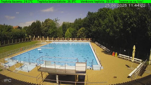 Koupaliště Osíčko - Hlavní bazen - 25.6.2025 v 11:45