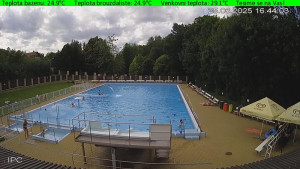 Koupaliště Osíčko - Hlavní bazen - 25.6.2025 v 16:45