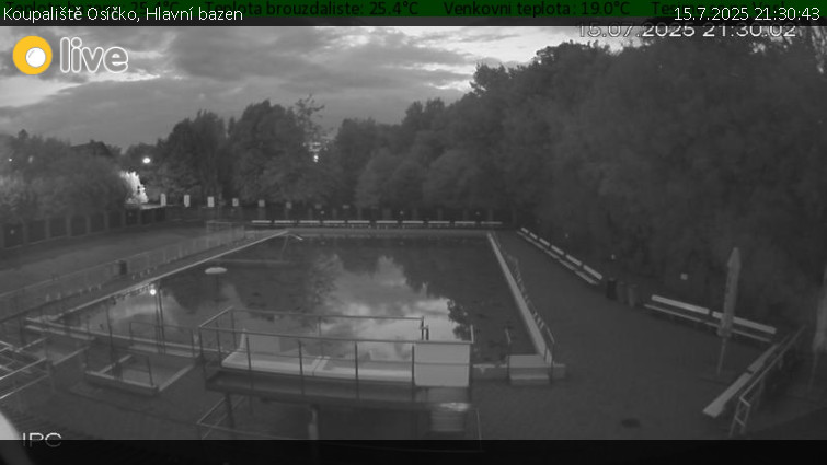 Koupaliště Osíčko - Hlavní bazen - 15.7.2025 v 21:30 Koupaliště Osíčko - Hlavní bazen - 15.7.2025 v 21:30