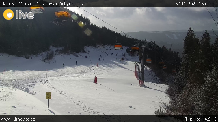 Skiareál Klínovec - Sjezdovka Jáchymovská, lanovka Prima Express - 30.12.2025 v 13:01