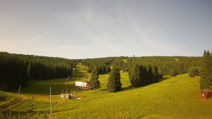 Skiareál Klínovec - Sjezdovka Pařezovka, lanovka CineStar Express - 26.6.2025 v 06:45