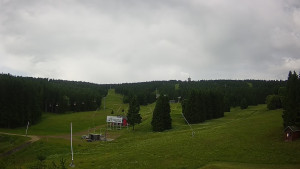 Skiareál Klínovec - Sjezdovka Pařezovka, lanovka CineStar Express - 26.6.2025 v 09:45