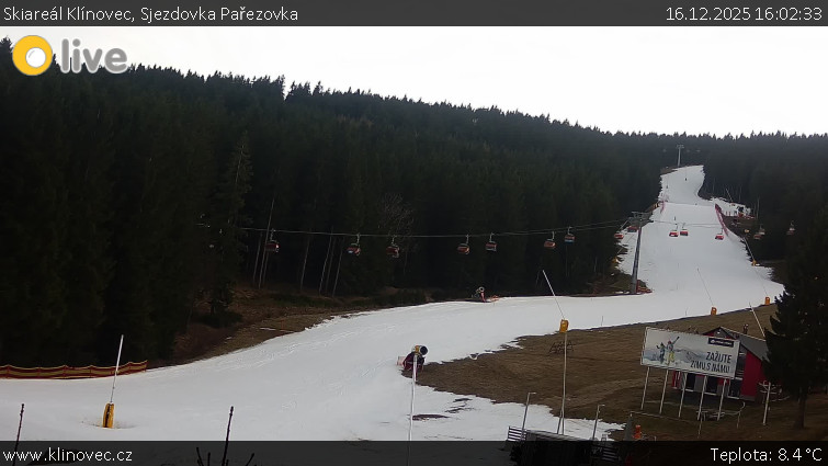 Skiareál Klínovec - Sjezdovka Pařezovka, lanovka CineStar Express - 16.12.2025 v 16:02