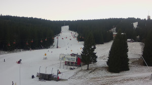 Skiareál Klínovec - Sjezdovka Pařezovka, lanovka CineStar Express - 27.12.2025 v 15:45