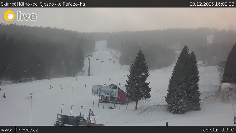 Skiareál Klínovec - Sjezdovka Pařezovka, lanovka CineStar Express - 29.12.2025 v 16:02
