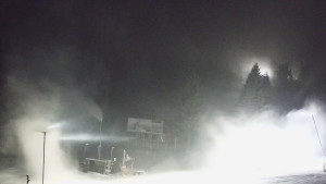 Skiareál Klínovec - Sjezdovka Pařezovka, lanovka CineStar Express - 31.12.2025 v 03:45