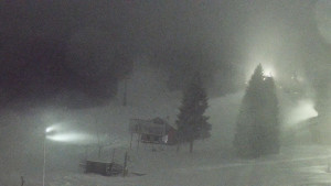 Skiareál Klínovec - Sjezdovka Pařezovka, lanovka CineStar Express - 1.1.2026 v 02:45