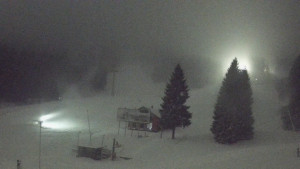 Skiareál Klínovec - Sjezdovka Pařezovka, lanovka CineStar Express - 1.1.2026 v 04:45