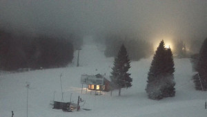 Skiareál Klínovec - Sjezdovka Pařezovka, lanovka CineStar Express - 1.1.2026 v 07:32