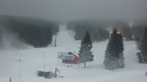 Skiareál Klínovec - Sjezdovka Pařezovka, lanovka CineStar Express - 1.1.2026 v 07:45